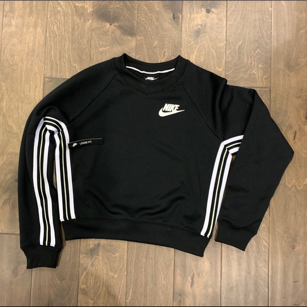 Nike jacket with stripes on side